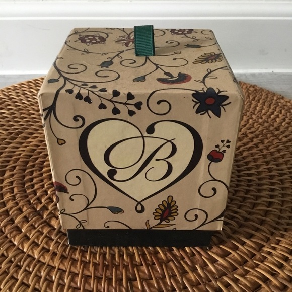 Brighton Collectibles Yellow One Wick Fragrant Jar Candle 8 Oz In Box NEW - Picture 3 of 4